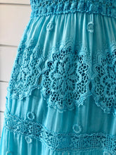 Load image into Gallery viewer, Boutique shopping Martha's Vineyard