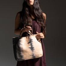 Load image into Gallery viewer, shopping on Martha's Vineyard